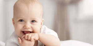 5 Cara Mengatasi Cegukan pada Bayi yang Ampuh dan Mudah
