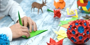 Cara Membuat Origami Burung, Kupu-Kupu dan Bunga, untuk Hiasan Dinding di Rumah