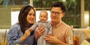 Shandy Aulia Dihujat Setelah Memberikan Madu pada Baby Claire, Emang Apa sih Bahayanya?