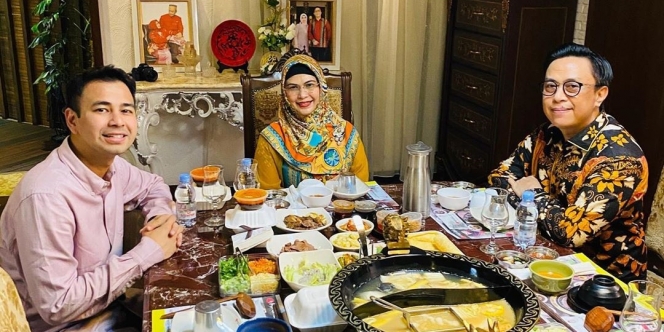 Makan Bareng Siti Nur Azizah dan Rapsel Ali, Raffi Ahmad Makin Mantap Mau Terjun ke Dunia Politik?