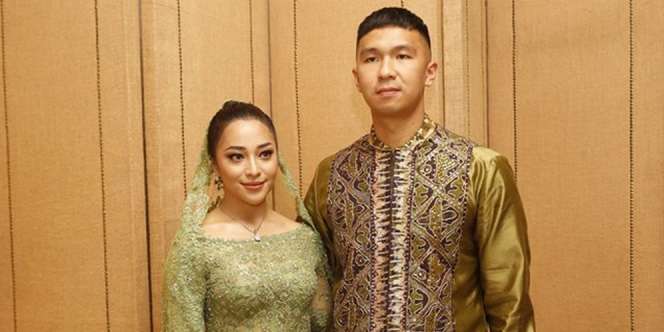 Resmi Bertunangan dengan Indra Priawan, Begini Cerita di Balik Kebaya yang Dikenakan Nikita Willy 