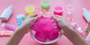 Cara Membuat Slime dari Sunlight dan Shampo, untuk Mainan Si Kecil yang Praktis dan Murah