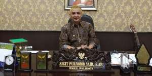 Gaya Rambut Pirangnya Jadi Kontroversi, Pasha Ungu Pilih Tampil Botak