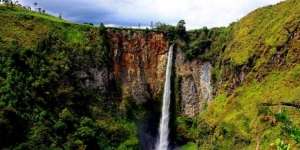 Air Terjun Sigura-Gura, Cantiknya Pesona Wisata Air Terjun Tertinggi di Indonesia