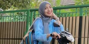 Dikenal Sebagai Mantan Personel Trio Macan, Ini 10 Potret Chacha Sherly yang Kini Belajar Berhijab