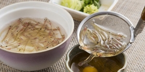 Lezatnya Shirouo no Odorigui, Sensasi Makan Ikan Hidup ala Jepang!