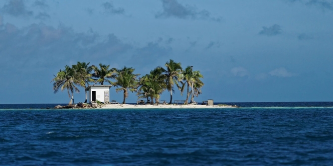 Placencia, Toilet Paling Eksotik yang Dibangun di Pulau Sendiri!