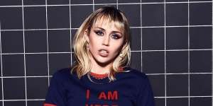 Punya Kamar Mandi Seluas Lapangan Futsal, Berikut Ini 10 Potret Rumah Mewah Miley Cyrus