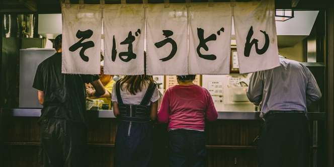 Jangan Sampai Salah, Ini 7 Tata Krama Unik Saat Makan di Jepang!