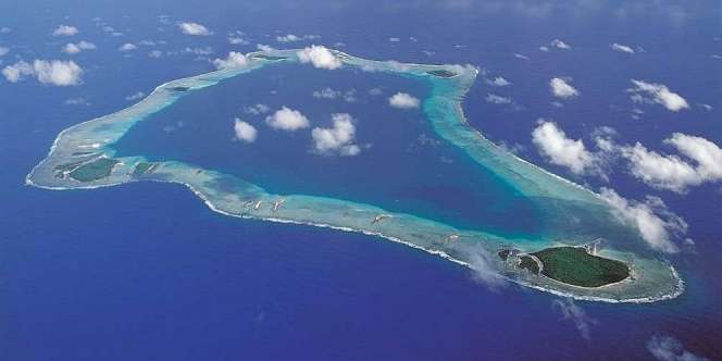 Menelusuri Keunikan Pulau Cantik yang Hanya Dihuni 62 Orang Dari Satu Keturunan!