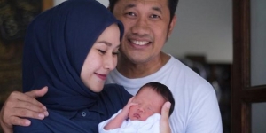 Zaskia Adya Mecca Pilih Rawat 5 Anak Sendiri Tanpa Dampingan Babysitter, Apa ya Alasannya?