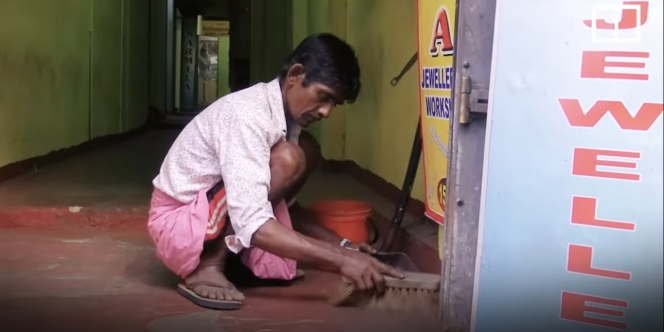Bukannya Diberi Upah, Tukang Bersih-Bersih di Sri Lanka Malah Harus Membayar Saat Bekerja