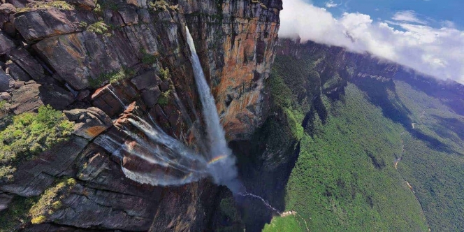Mengagumi Keindahan Angel Falls yang Menjadi Air Terjun Tertinggi di Dunia!