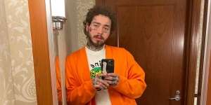 Punya Kolam Renang yang Mengelilingi Rumah, Berikut Ini 9 Potret Hunian Sewa Milik Post Malone