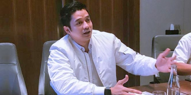 Sukses di Dunia Entertainment, Adly Fairuz Calonkan Diri dalam Pilkada Kabupaten Karawang Mendatang