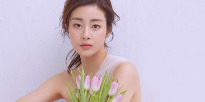 Pernah Jadi Mantan Hyun Bin, Kini Kang Sora Resmi Menikah dengan Non-Selebriti