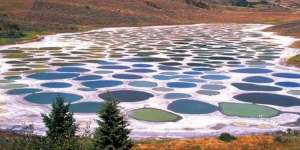 Uniknya Kliluk Lake, Danau 'Totol' yang Ada di Kanada