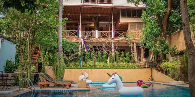 Resort di Thailand Ini Hanya Terima Pengunjung Bagi Kaum Gay, Gimana ya Penmpakannya?