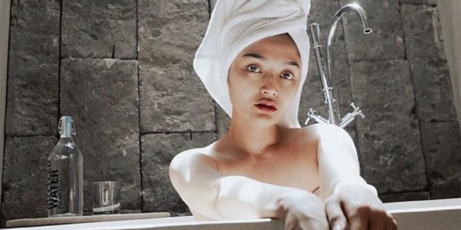 Difotoin Suami di Bathup, Siti Badriah: Aku Takut Sendirian di Kamar Mandi