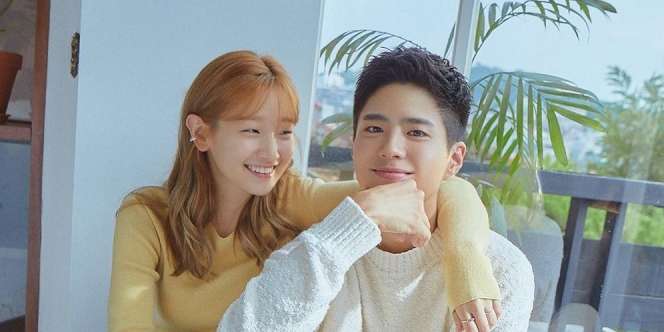 8 Potret Kebersamaan Park Bo Gum dan Park So Dam, Couple di 'Record of Youth' yang Bikin Baper Parah