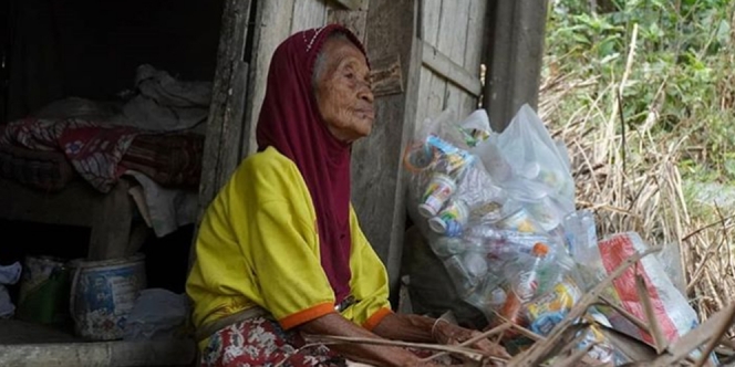 Cerita Pilu Nenek Pemulung, Tinggal di Rumah Reyot dan Hanya Berpenghasilan Rp 17 Ribu Per Minggu
