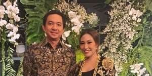 Berantem Hebat dengan Suami, Ayu Dewi Pernah Bawa Tiga Anaknya Kabur ke Bali
