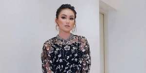 Posting Foto Masa SMA, Ayu Ting Ting Buktikan Kecantikannya Emang Udah Dari Dulu!