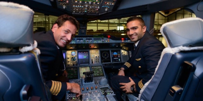 Boleh Gak sih Pilot Tidur Saat Penerbangan di Pesawat?