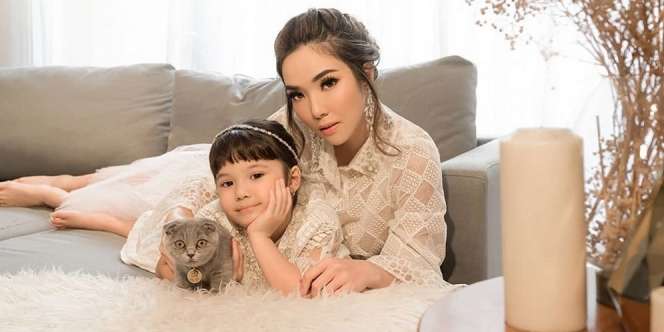 Rio Motret Lagi Photoshoot Bareng Gisel dan Gempi, Eh Ada Papa Gading?