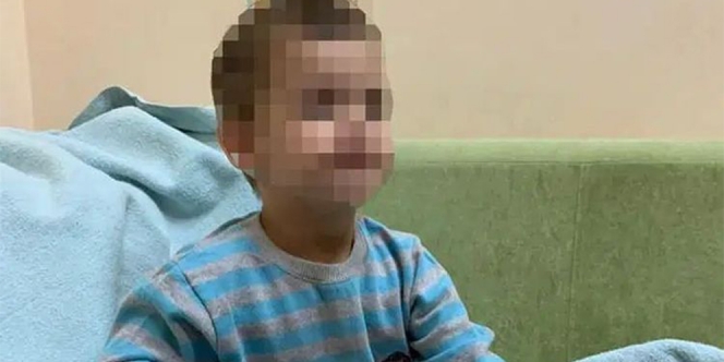 Ditinggal Ibunya Berpesta Selama 3 Hari, Bocah Kecil Ini Hampir Tewas di Dalam Apartemen