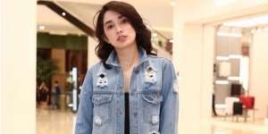 Posting Foto Dirinya Waktu Tahun 2019, Penampilan Ussy Sulistiawaty Bak ABG!