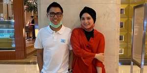 Pergoki Suaminya Jalan di Mall dengan Cewek, Ini Respon Istri Eko Patrio