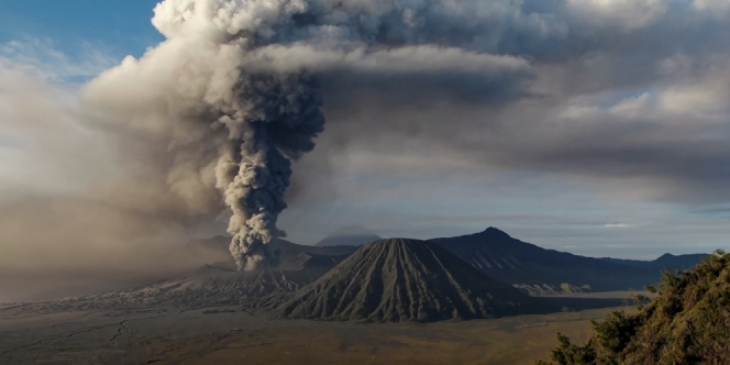 Bukan di Indonesia, Ternyata Negara Ini yang Punya Gunung Berapi Terbanyak di Dunia!