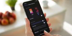 Banyak Diminati, Dark Mode pada Gadget Ternyata Membahayakan Kesehatan