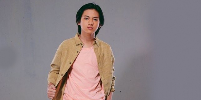 Ulang Tahun ke-15, Rey Bong Pemeran Utama 'Dari Jendela SMP' Didorong ke Kolam Renang Pas Ujan!