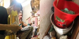 Sebatang Kara dan Pengangguran, Kakek Berusia 60 Tahun Ini Terpaksa Tinggal di Toilet