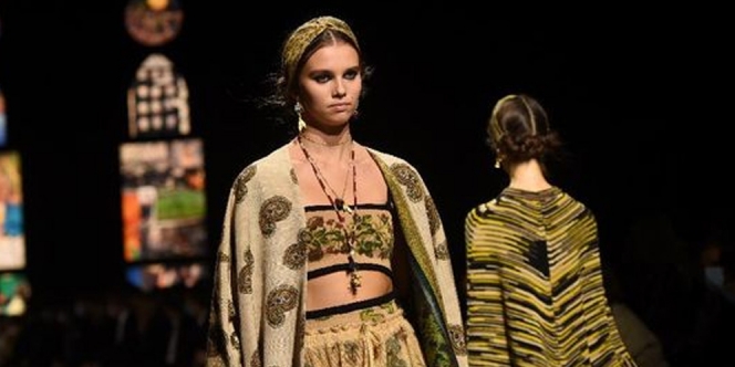 Bikin Bangga, Tenun Endek Bali Dipilih Sebagai Koleksi Terbaru Dior di Paris Fashion Week
