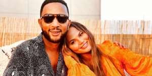 Sempat Alami Pendarahan, Chrissy Teigen Istri John Legend Keguguran