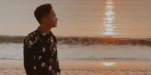 Pamer Foto Romantis Bareng Cewek, Azriel Hermansyah Udah Pacaran Nih?