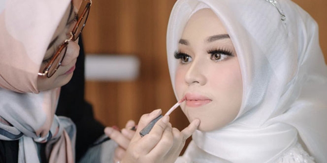Menjadi MUA di Era Berkembangnya Makeup Industry, Menjanjikan Nggak Sih?
