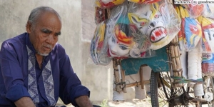 Dagangan Dicuri sampai Harus Tahan Lapar, Kakek Penjual Mainan Ini Terus Berjuang Demi Sesuap Nasi