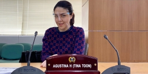 Klarifikasi Tina Toon Gara-Gara Dituding Kerjanya di DPRD Cuma Selfie