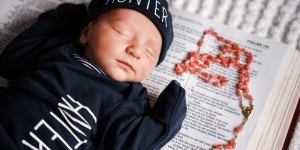 20 Nama Bayi Laki-Laki Islami Modern 3 Kata yang Memiliki Arti Baik