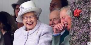 Aturan Mandi Unik Queen Elizabeth II, Air di Bathtub Tak Boleh Lebih Dari 18 CM!