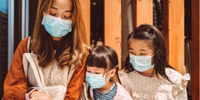 Lakukan 5 Hal Ini Jika Kamu Terpaksa Bepergian dengan Anak di Tengah Pandemi