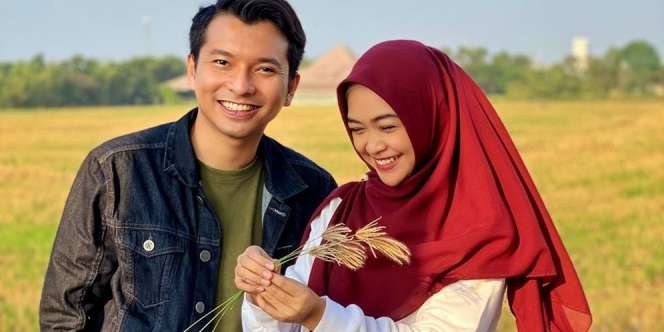 Dikabarkan Tunangan, Ria Ricis dan Reza Surya Putra Menikah Tahun Depan?