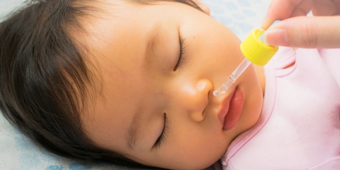 Cara Mudah Membersihkan Hidung Bayi yang Tersumbat dengan Tips Rumahan