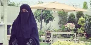 Lebih Tertutup, Ini yang Membuat Umi Pipik Memilih untuk Pakai Cadar