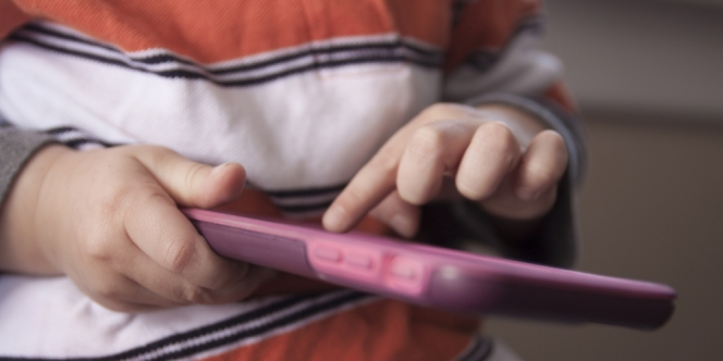 Waspada, Penggunaan Gadget Bisa Jadi Penyebab Anak Terlambat Bicara