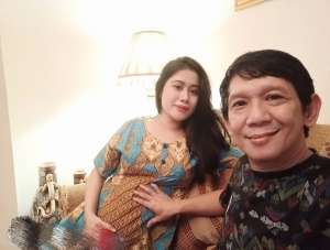 Selisih 32 Tahun, 5 Potret Cantik Tiara Amelia Istri Komedian Ginanjar Hamil Anak Pertama